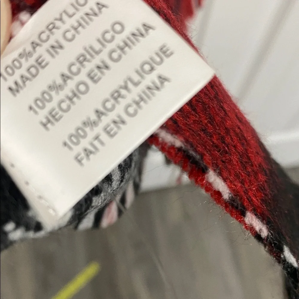 Steve Madden red & black soft winter scarf